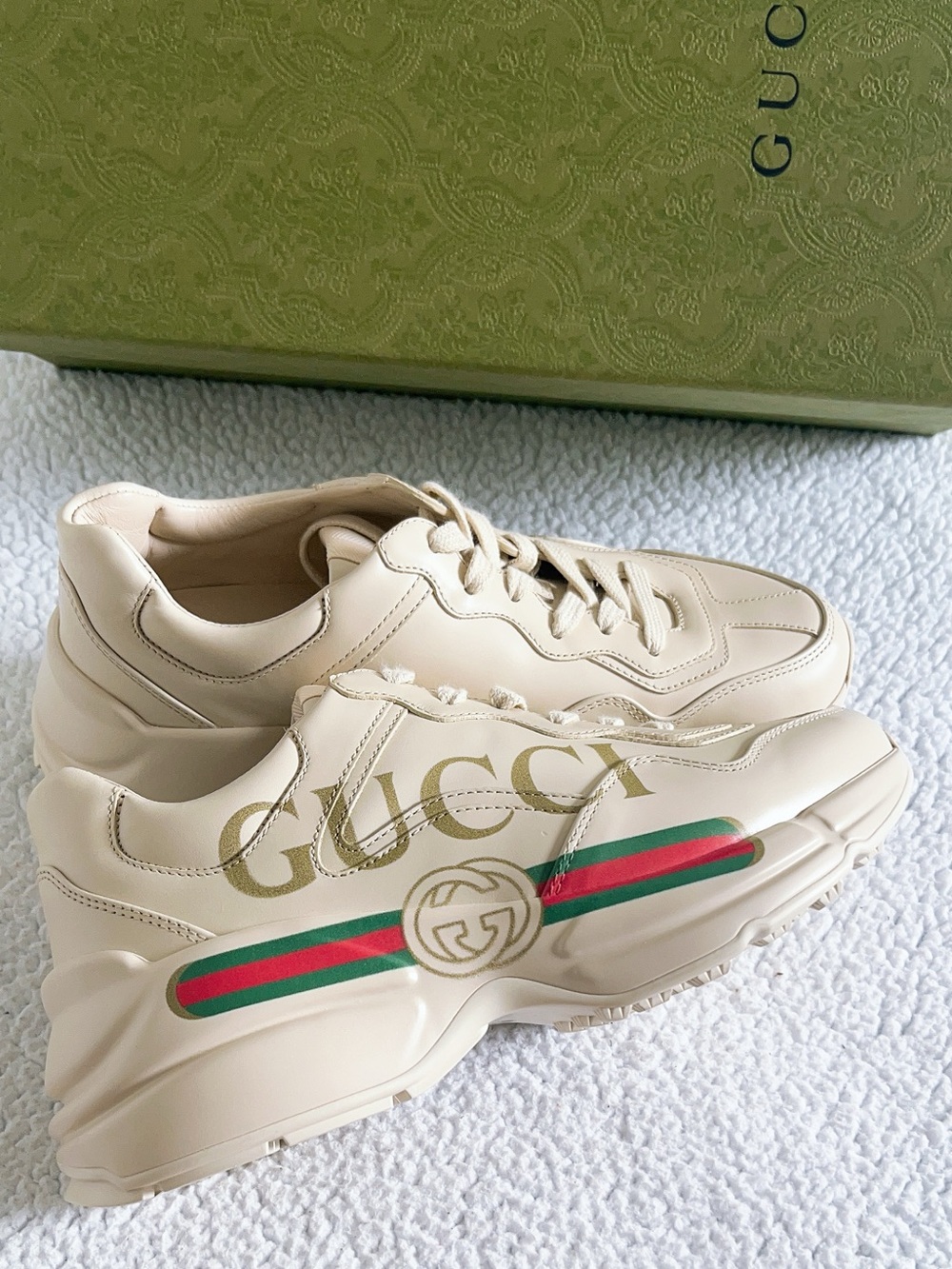 Gucci Rhyton Gucci Logo Leather Sneaker - Picture 2 of 16